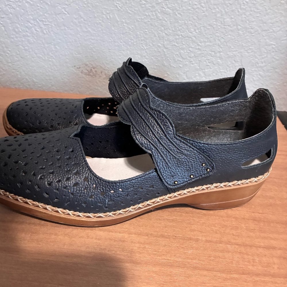 Rieker Navy Blue Leather Laser Cut Anti Stress Mary Jane Heeled Loafers sz40 EU